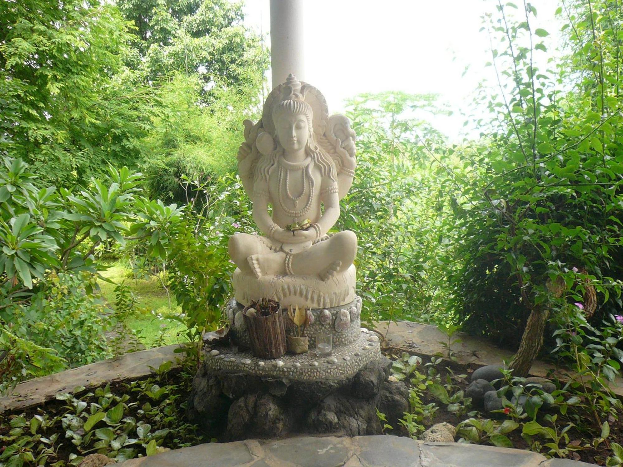 Sananda Bungalow Lovina Екстериор снимка
