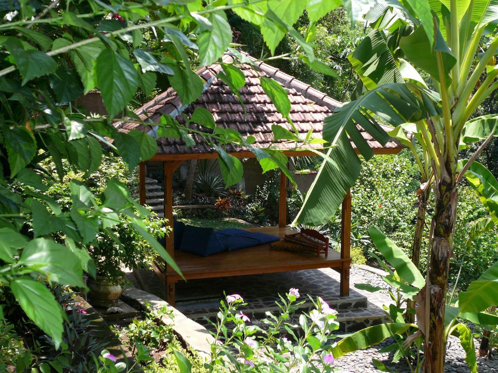 Sananda Bungalow Lovina Екстериор снимка