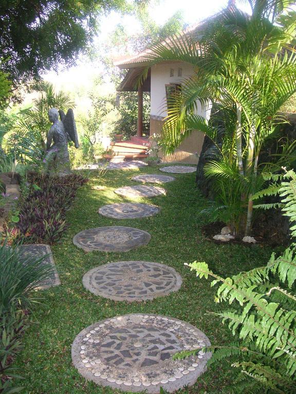 Sananda Bungalow Lovina Екстериор снимка