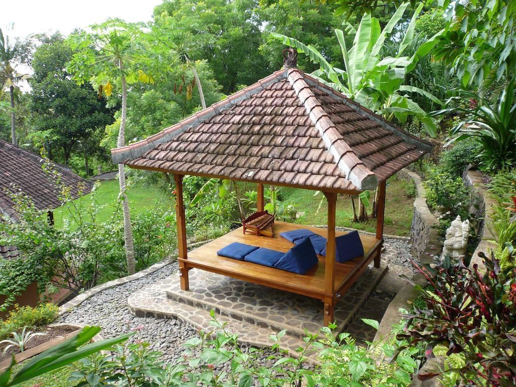 Sananda Bungalow Lovina Екстериор снимка