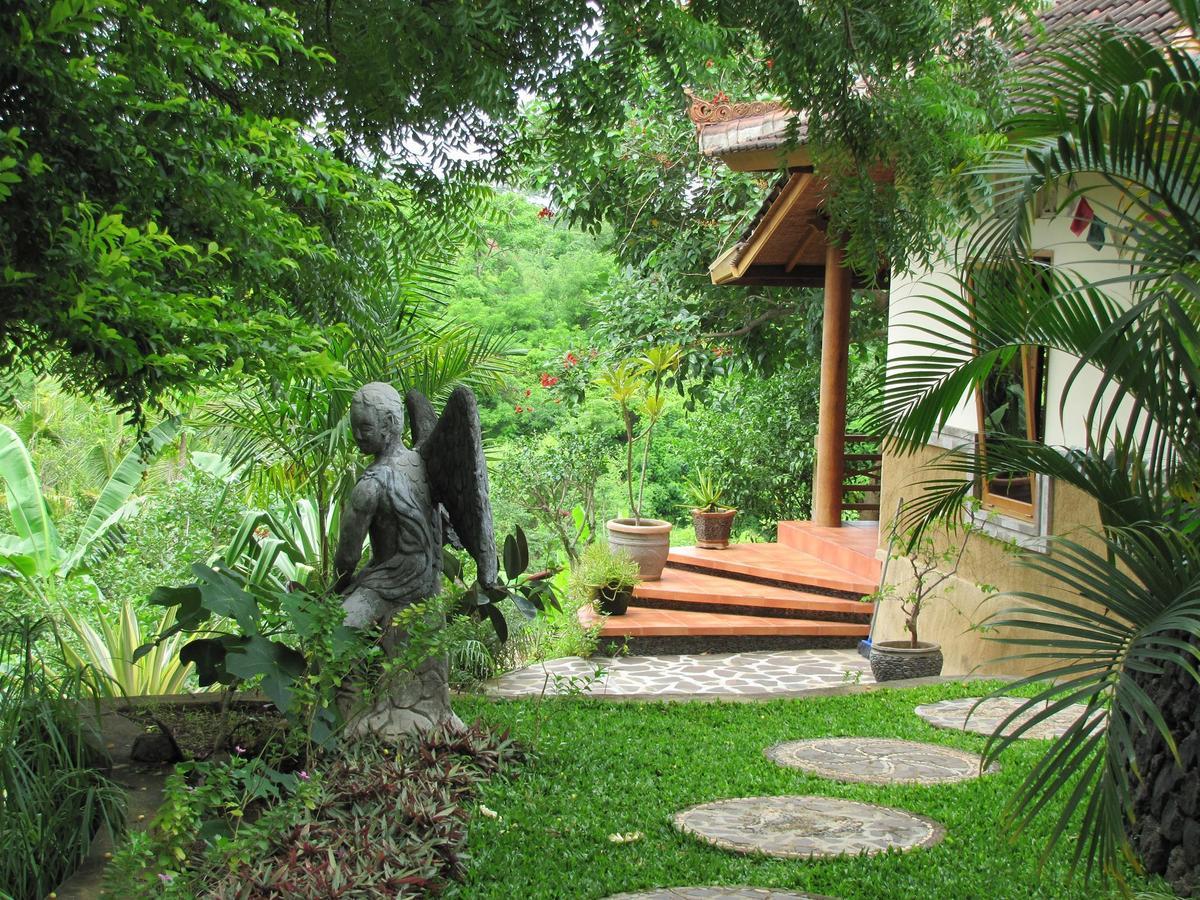 Sananda Bungalow Lovina Стая снимка